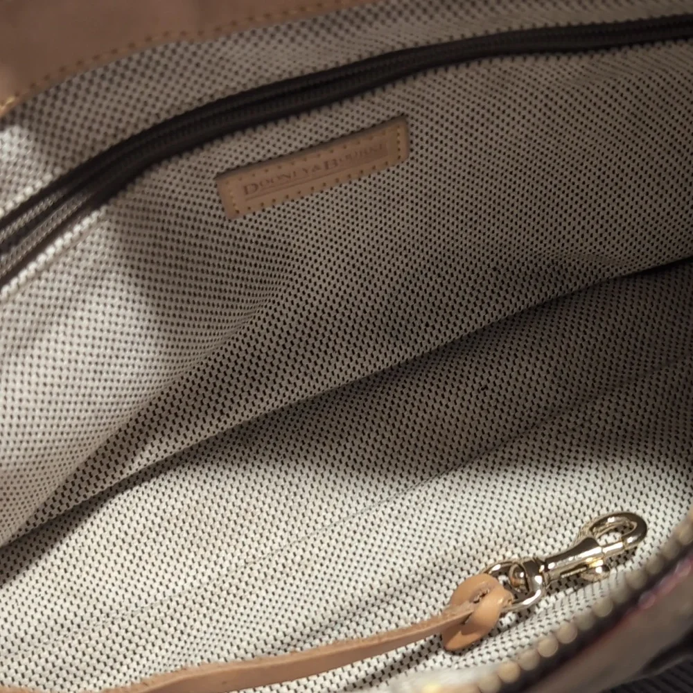 Dooney & Bourke Signature Light Brown Double Buckle Pockets Hobo Shoulder Purse - Picture 14 of 16